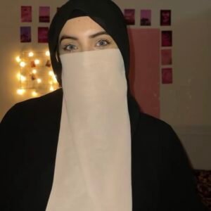 Half Niqab deal