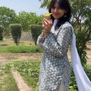 Noor Bloom Kurti