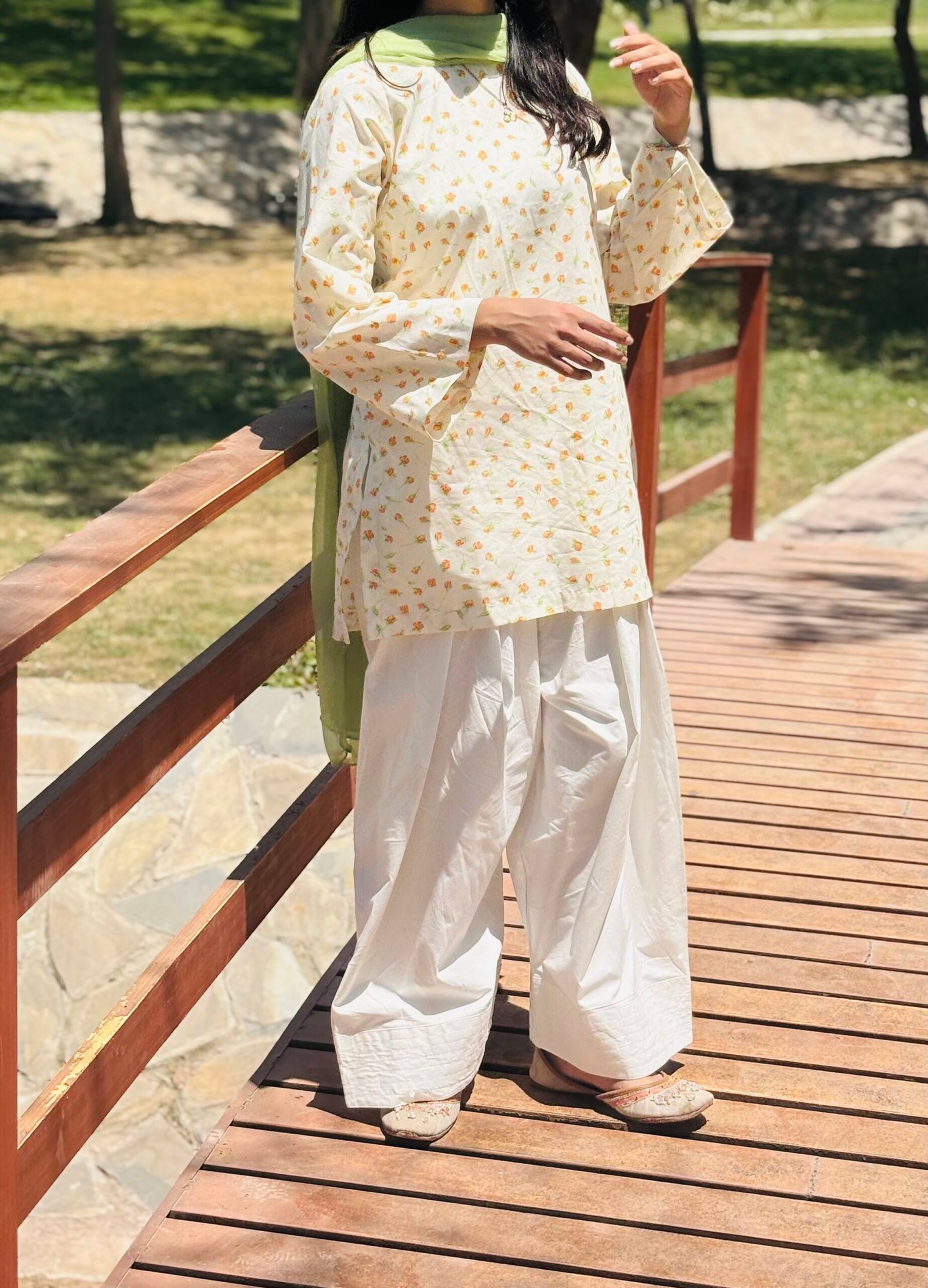 Noor-e-Bahar Kurti